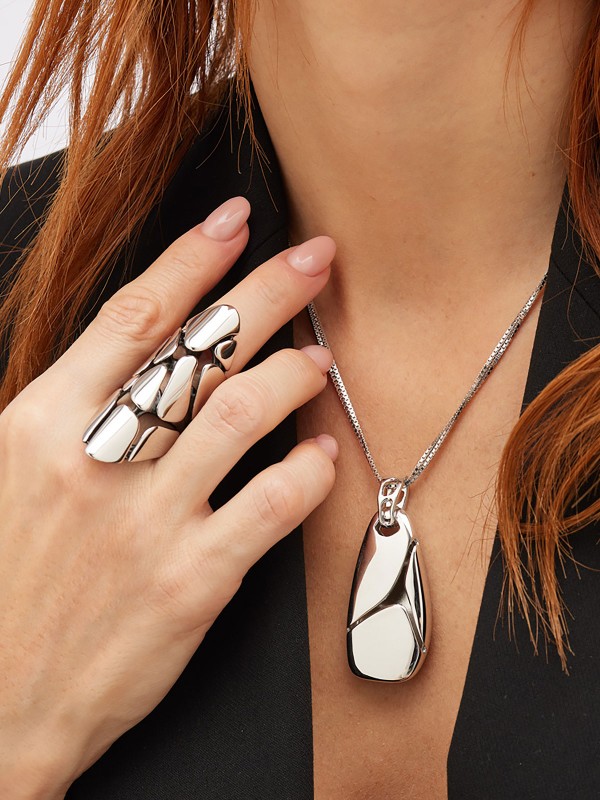 Elegantna Pianegonda srebrna ogrlica CLIPEA PLA06, minimalističkog dizajna, dužine 43+2cm, savršena za svaku priliku. Nosite lepotu srebra svaki dan!