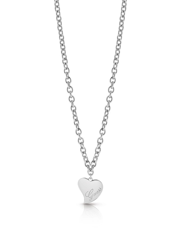 Guess ogrlica od nerđajućeg čelika u boji srebra sa priveskom srce i graviranim logom Guess. Nova kolekcija nakita. Poručite na S&L Jokić, dostava je besplatna.